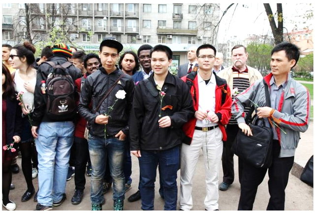 Участники митинга.jpg
